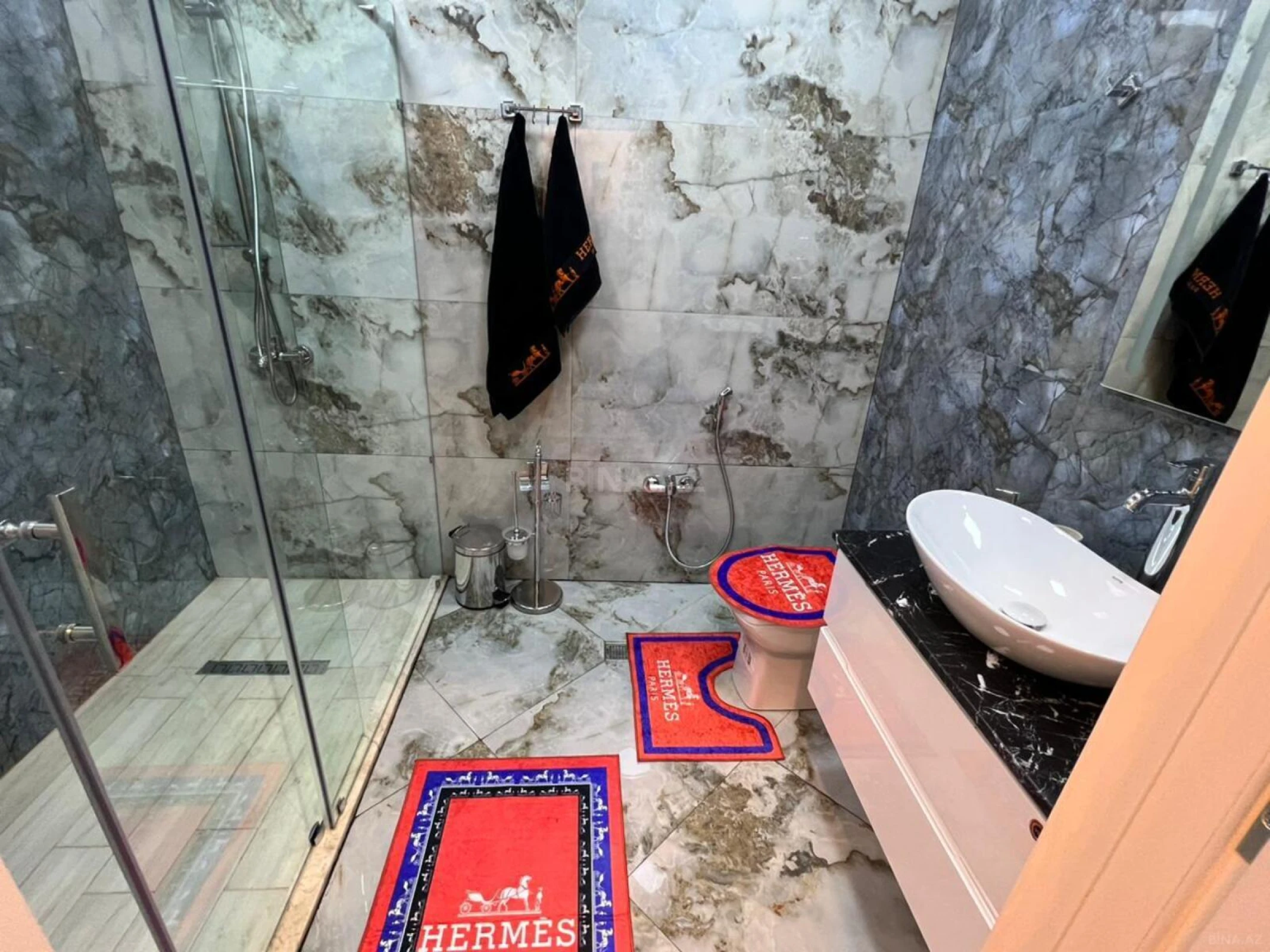 Kirayə verilir 3 otaqlı mənzil 108 m²