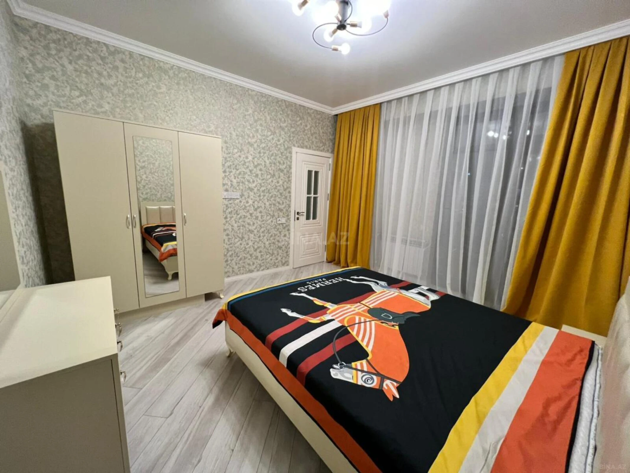 Kirayə verilir 3 otaqlı mənzil 108 m²