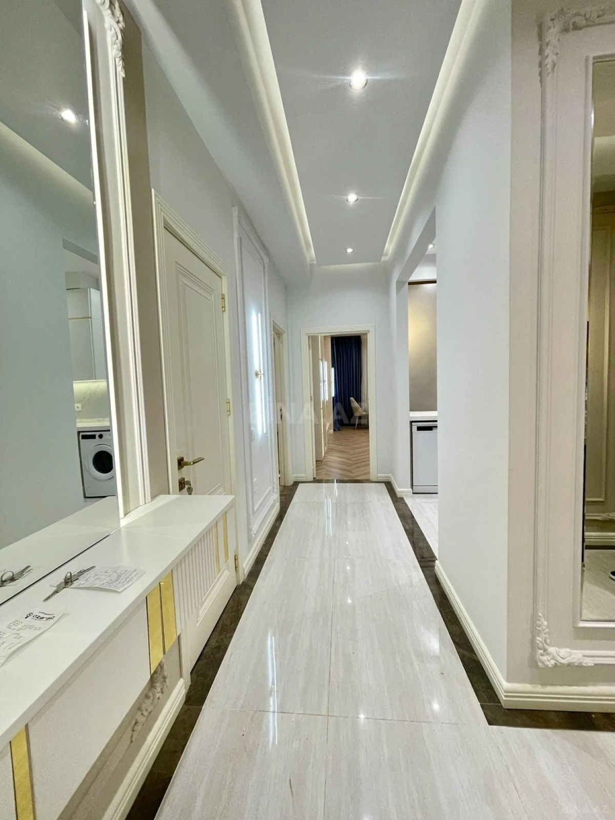 Kirayə verilir 2 otaqlı mənzil 75 m²