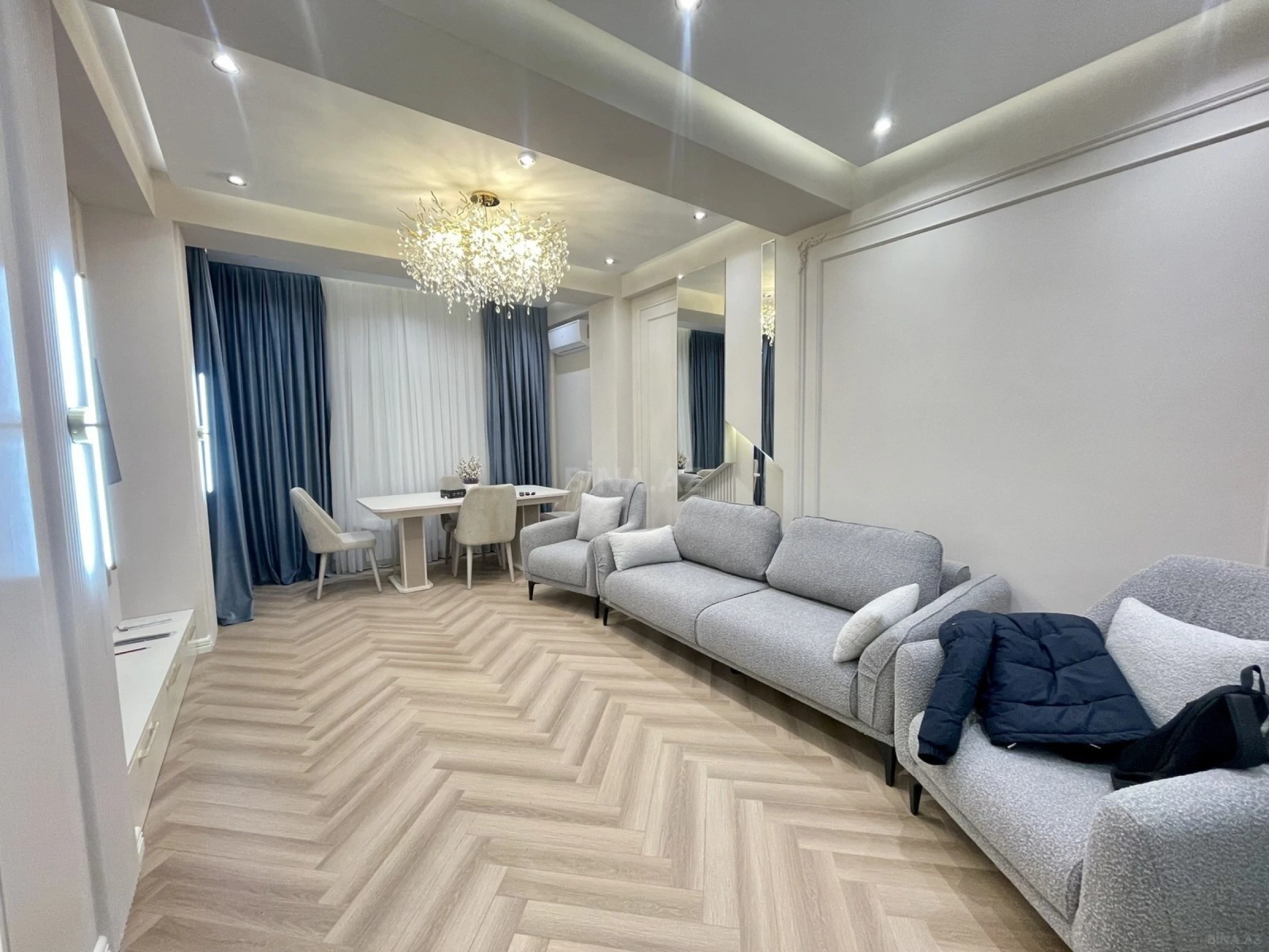 Kirayə verilir 2 otaqlı mənzil 75 m²