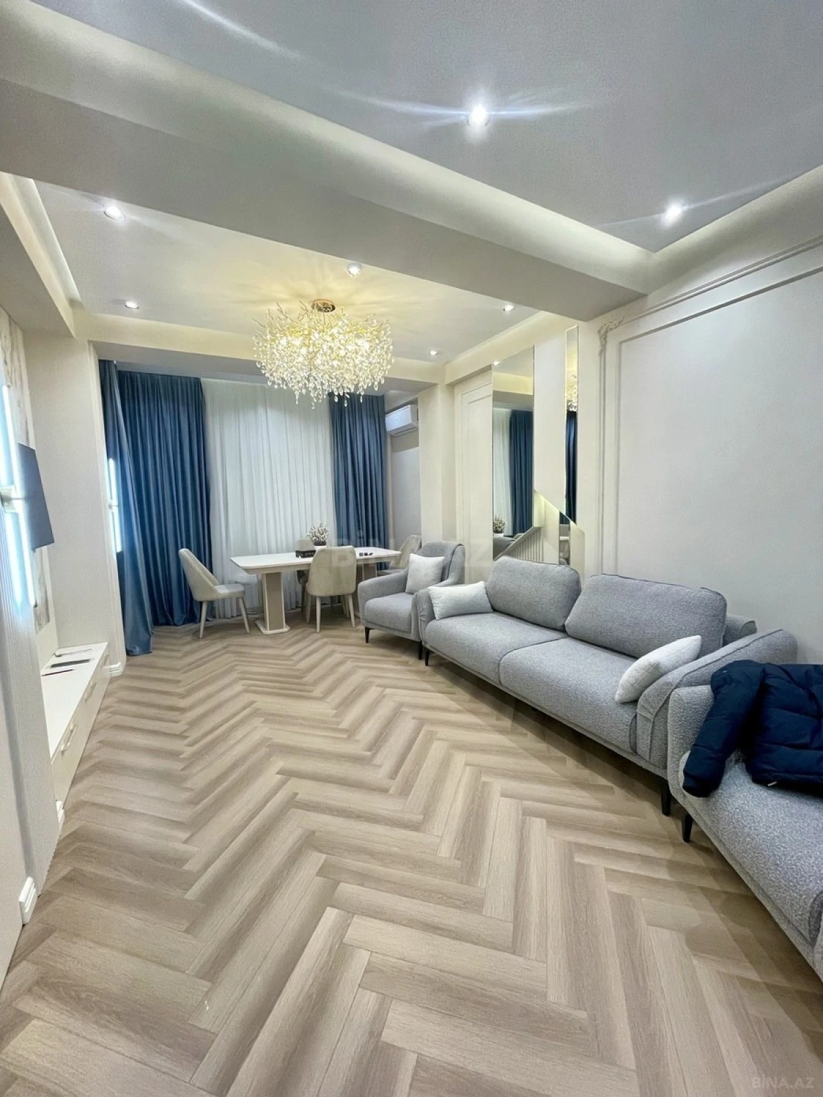 Kirayə verilir 2 otaqlı mənzil 75 m²