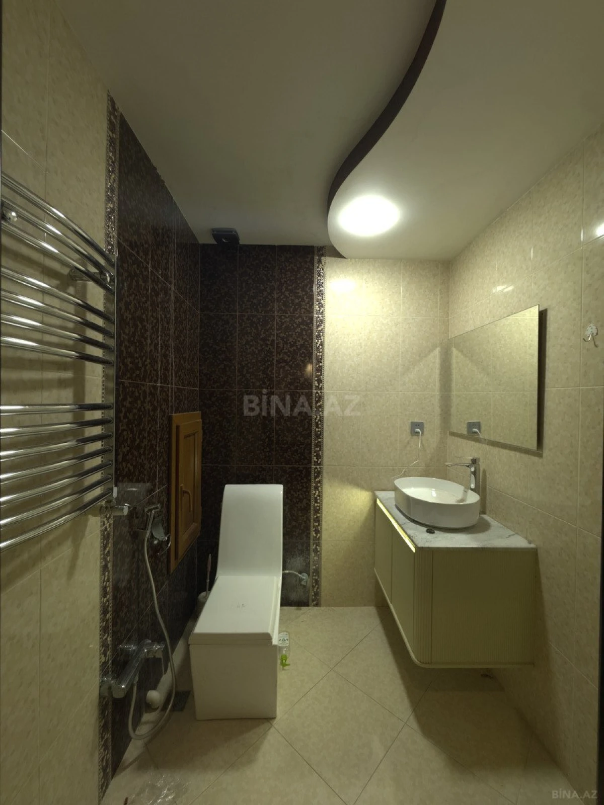 Satılır 3 otaqlı mənzil 135 m²