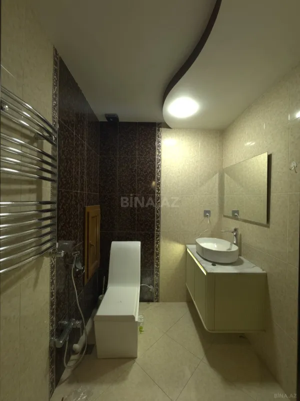 Satılır 3 otaqlı mənzil 135 m²
