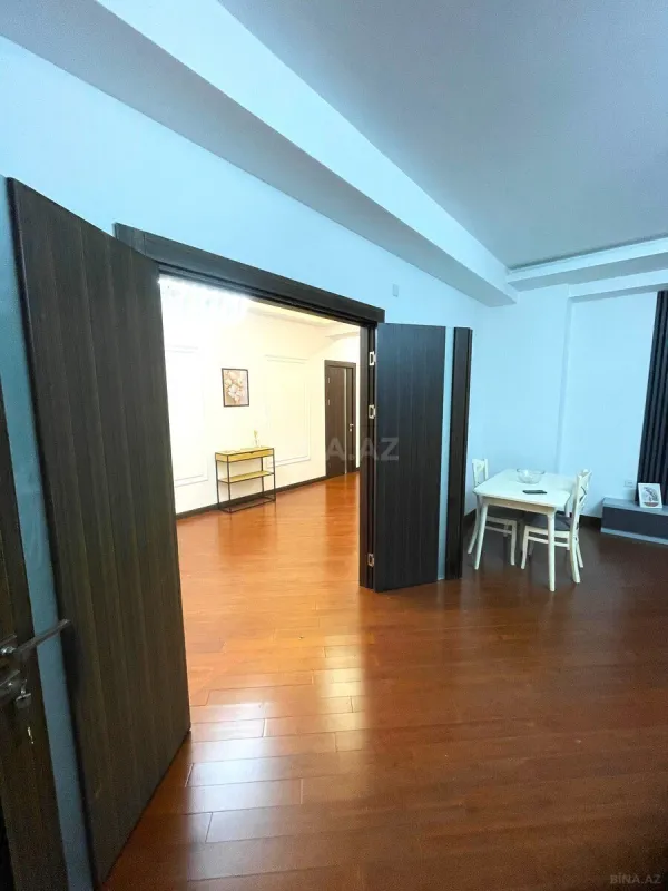 Satılır 3 otaqlı mənzil 135 m²