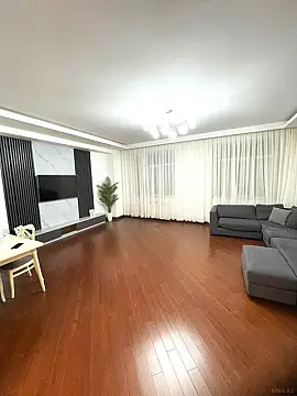 Satılır 3 otaqlı mənzil 135 m²