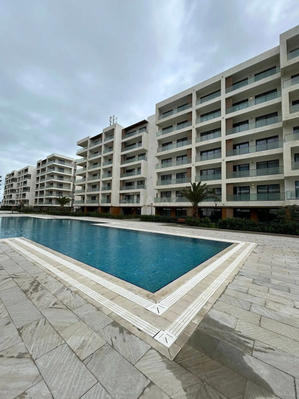 Satılır 1 otaqlı mənzil 57 m²