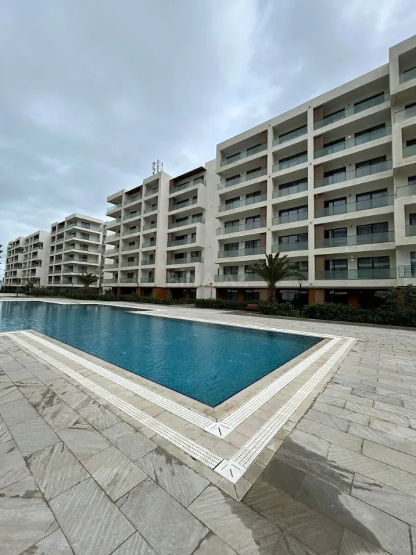Satılır 1 otaqlı mənzil 57 m²