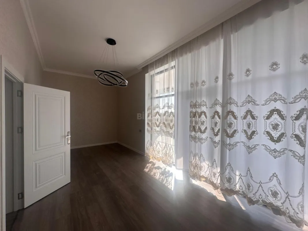 Satılır 6 otaqlı həyət evi 220 m²