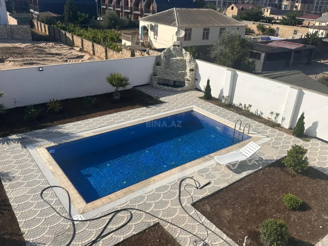 Satılır 6 otaqlı həyət evi 220 m²