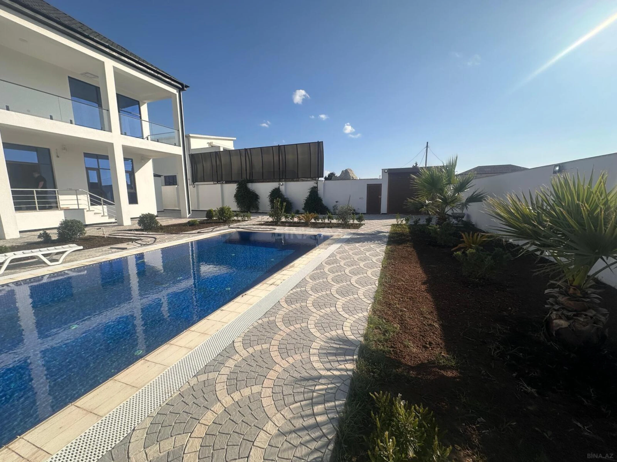 Satılır 6 otaqlı həyət evi 220 m²