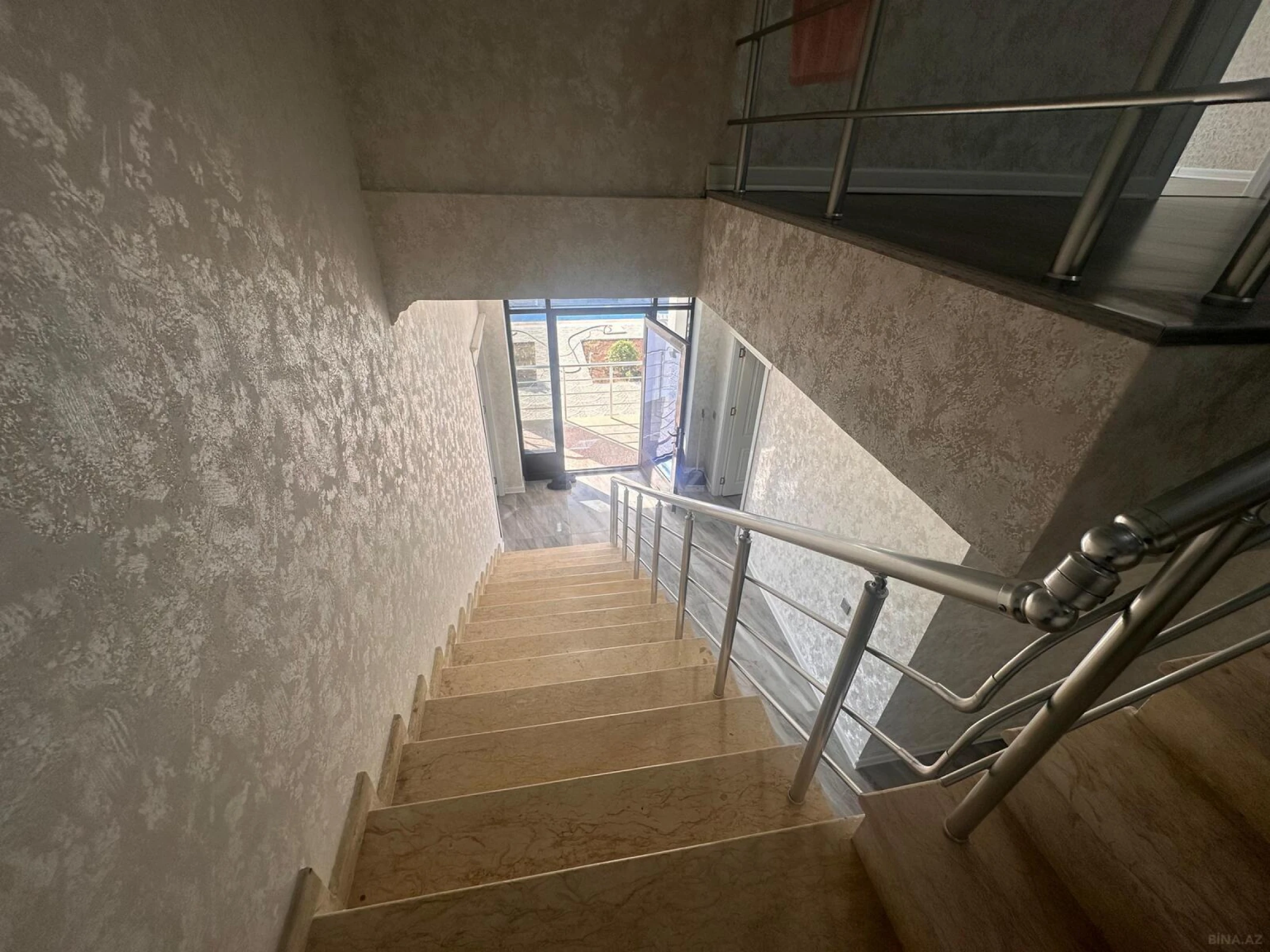 Satılır 6 otaqlı həyət evi 220 m²