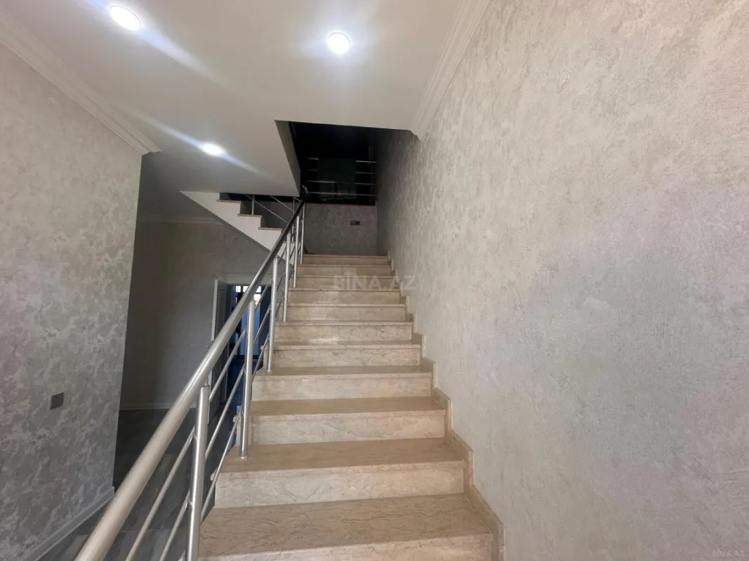 Satılır 6 otaqlı həyət evi 220 m²