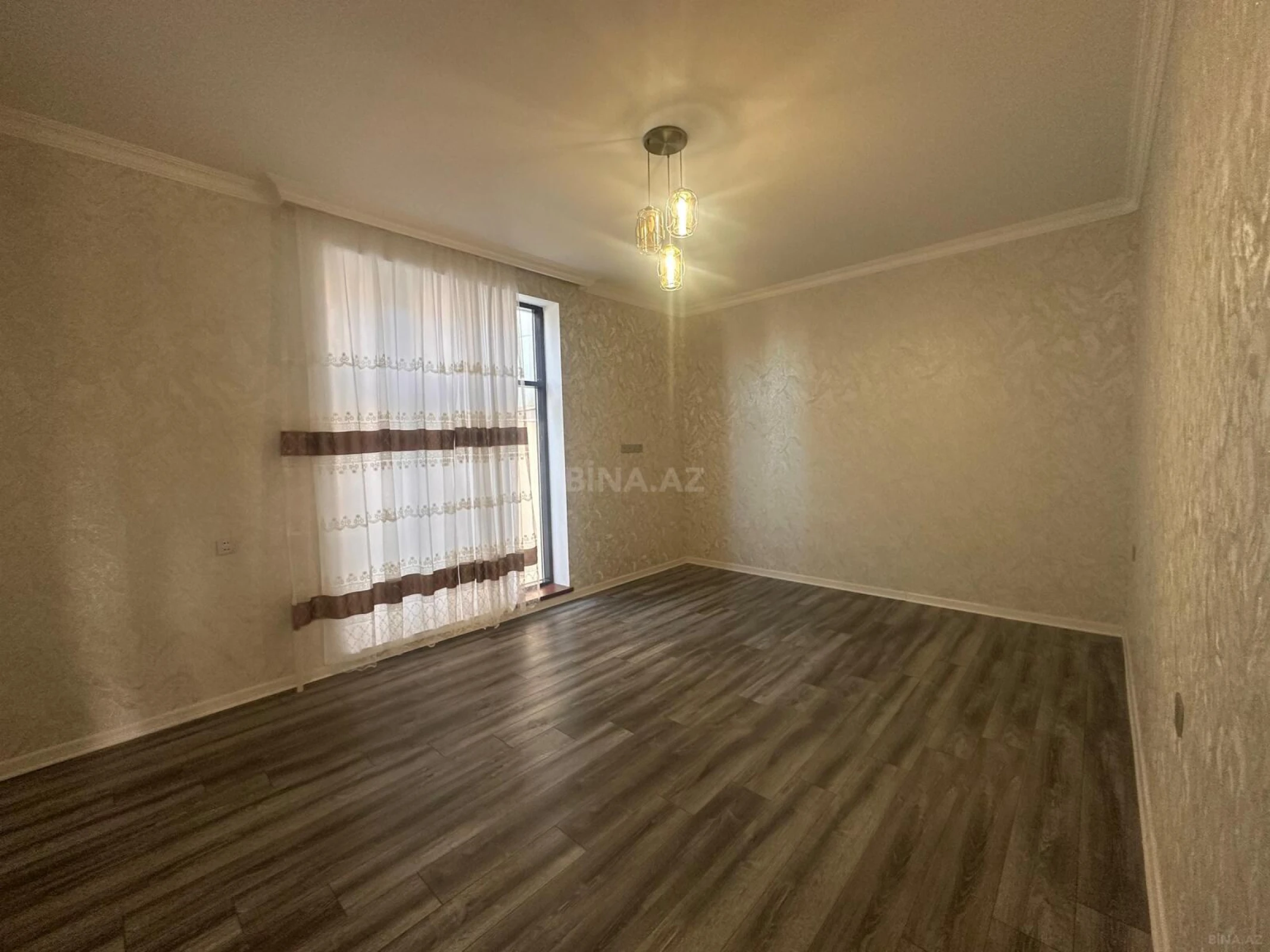 Satılır 6 otaqlı həyət evi 220 m²