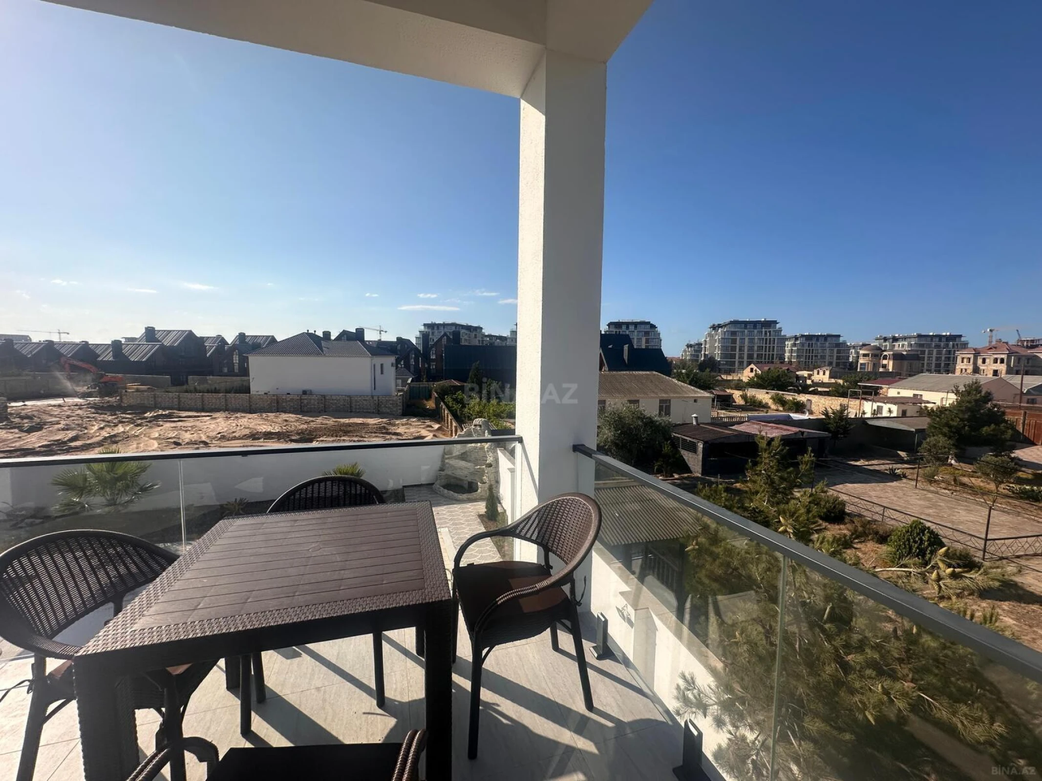 Satılır 6 otaqlı həyət evi 220 m²