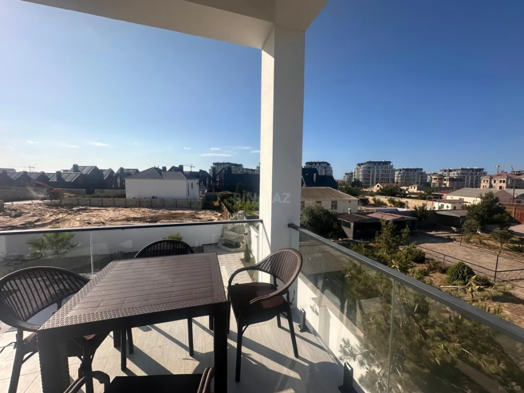 Satılır 6 otaqlı həyət evi 220 m²