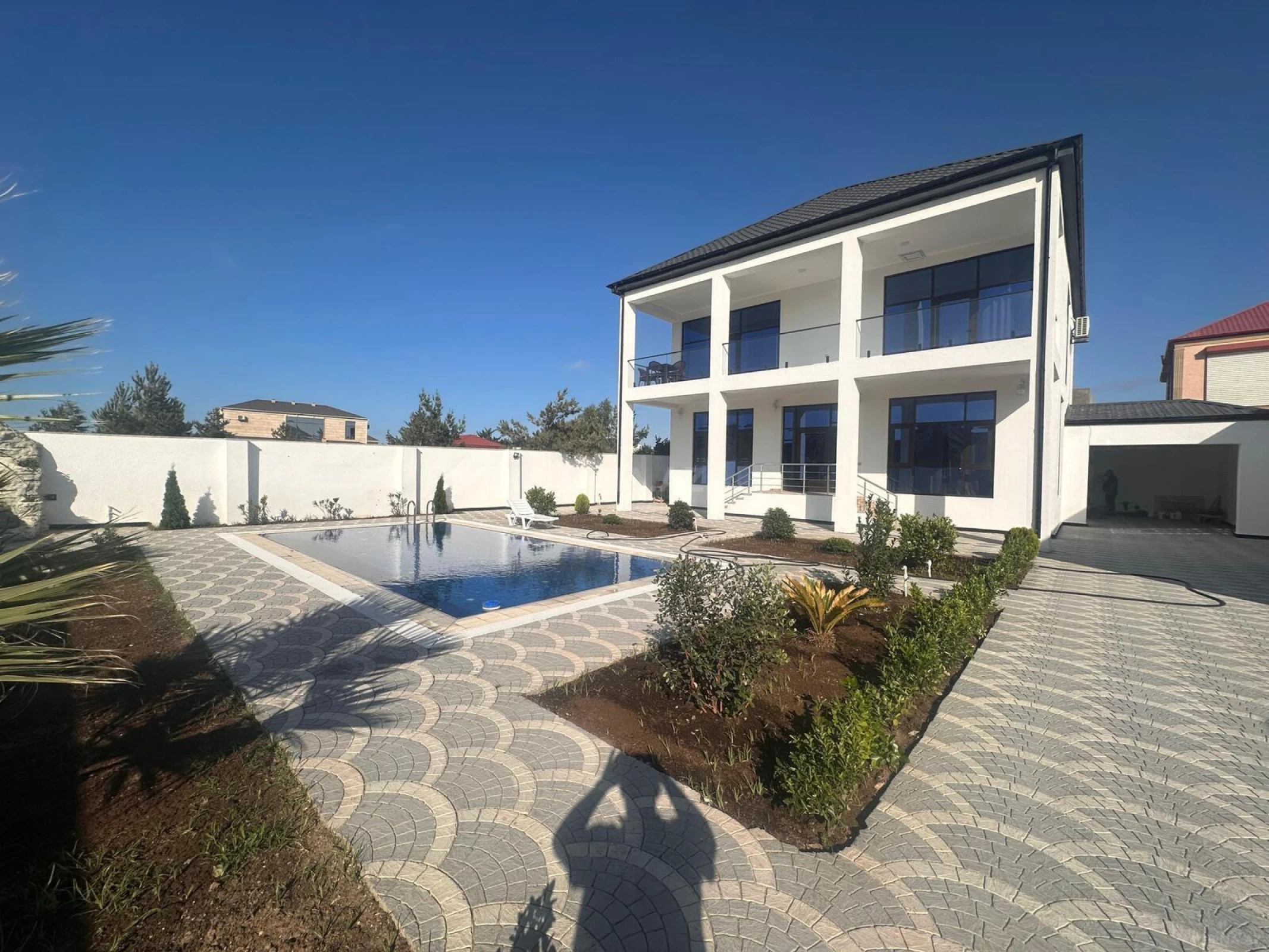 Satılır 6 otaqlı həyət evi 220 m²