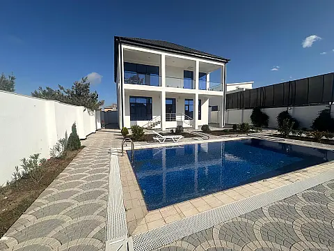 Satılır 6 otaqlı həyət evi 220 m²