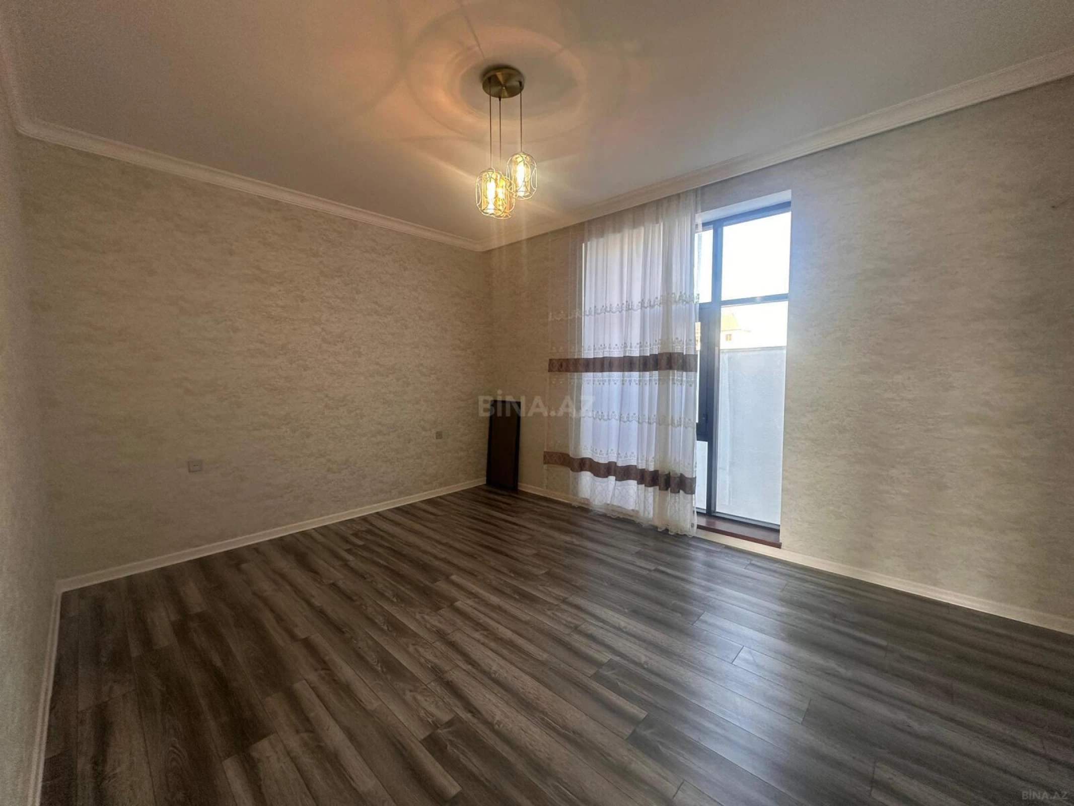 Satılır 6 otaqlı həyət evi 220 m²