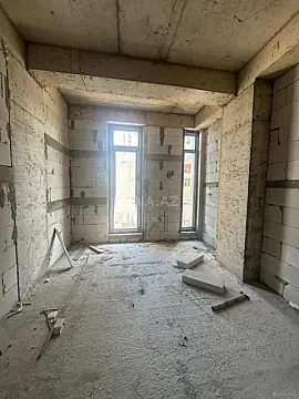 Satılır 4 otaqlı mənzil 220 m²