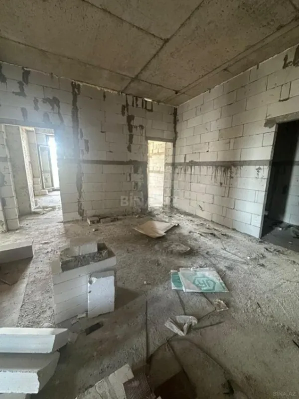 Satılır 4 otaqlı mənzil 220 m²