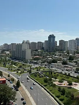 Satılır 4 otaqlı mənzil 220 m²