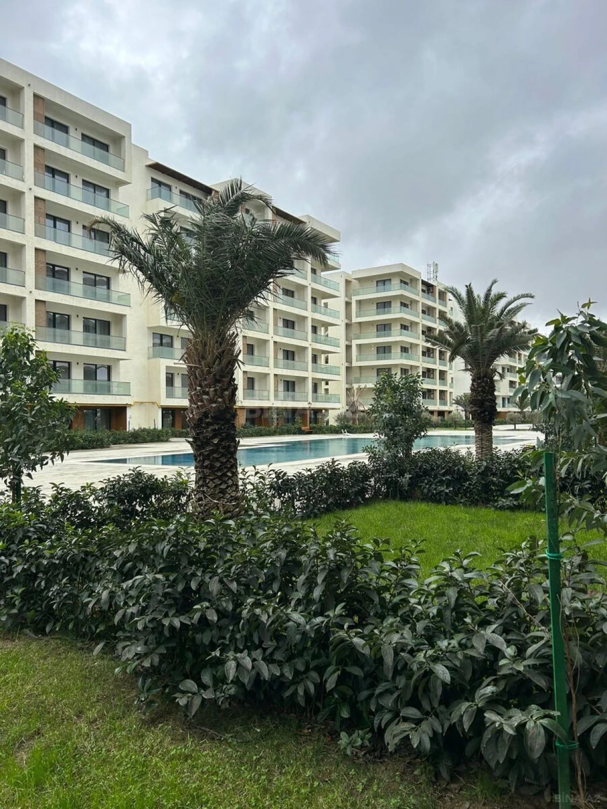 Satılır 1 otaqlı mənzil 57 m²