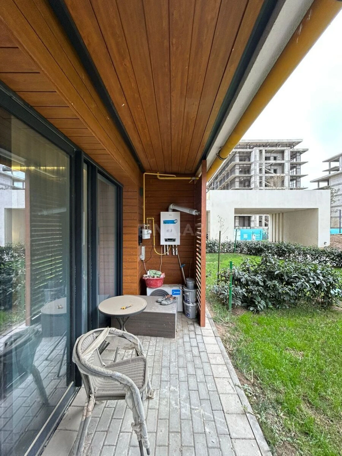 Satılır 1 otaqlı mənzil 57 m²