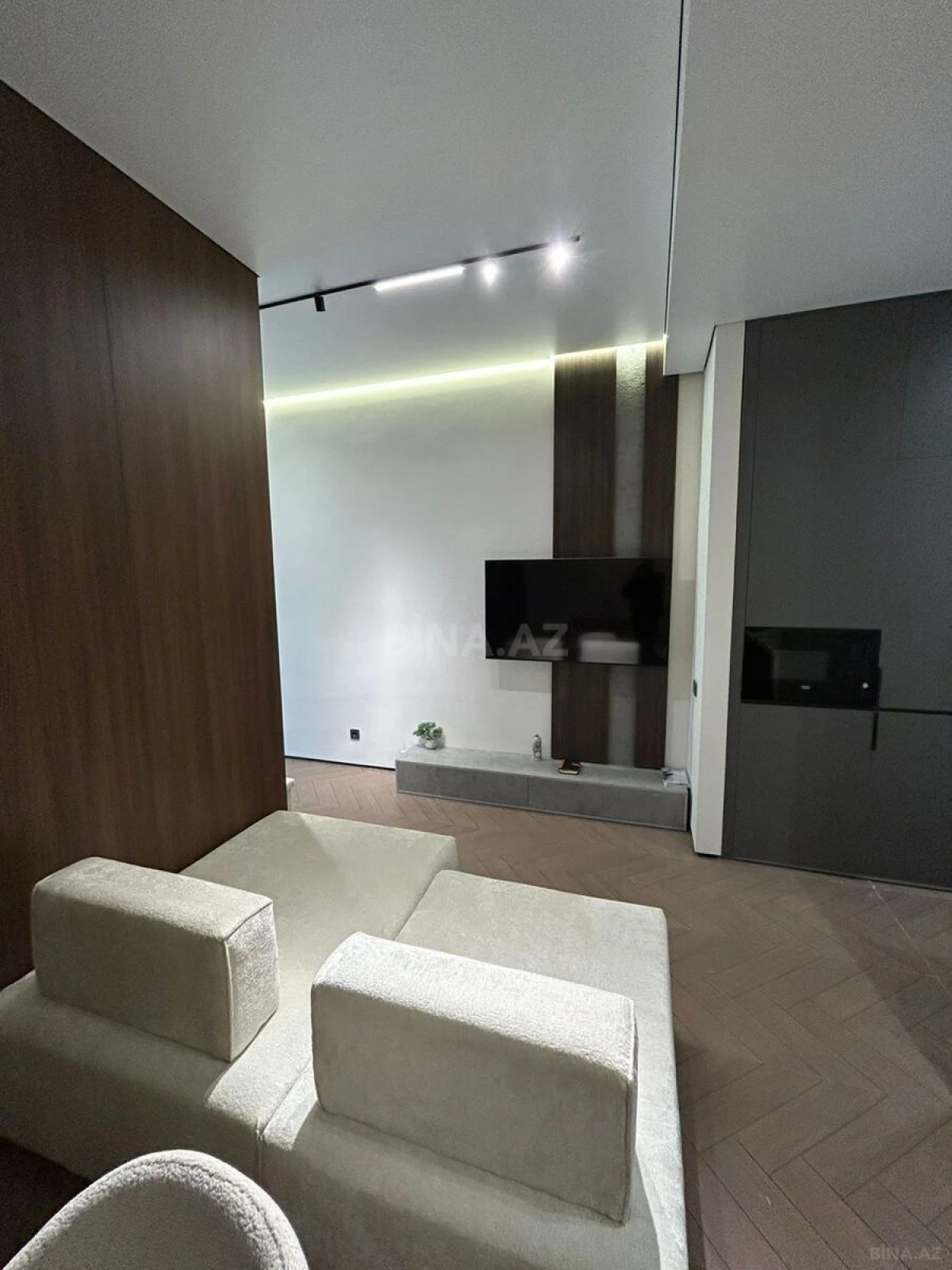 Satılır 1 otaqlı mənzil 57 m²