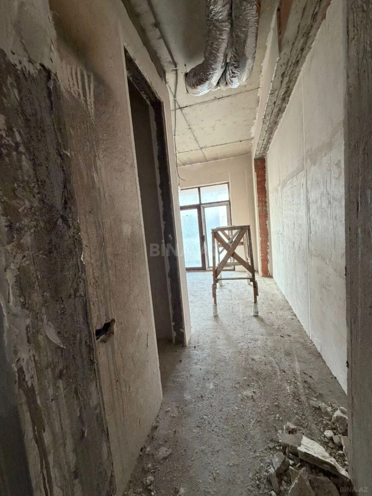 Satılır 4 otaqlı mənzil 200 m²