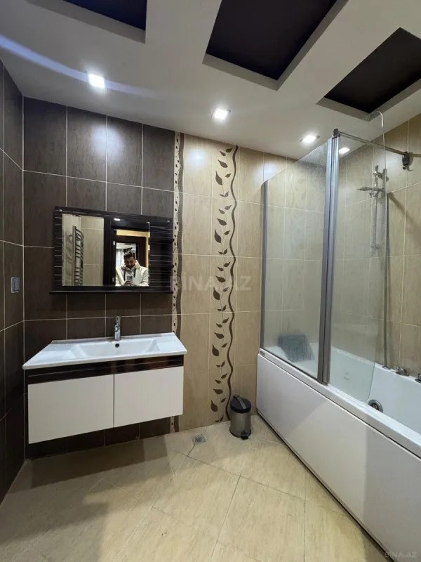 Satılır 3 otaqlı mənzil 135 m²