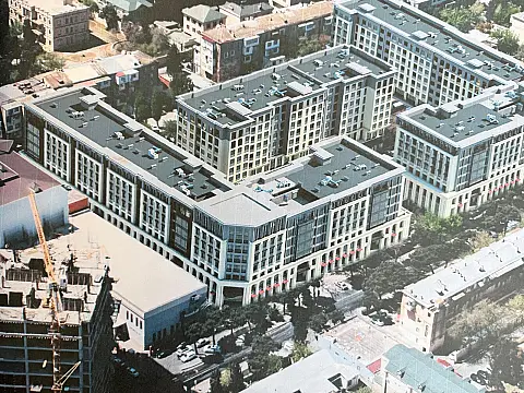 Satılır 5 otaqlı mənzil 311 m²