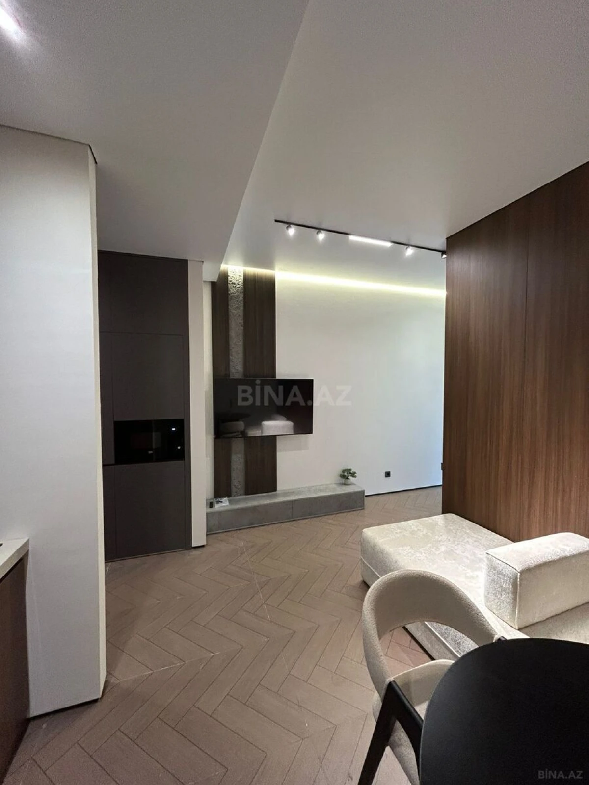 Satılır 1 otaqlı mənzil 57 m²