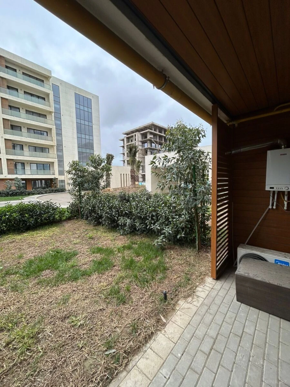Satılır 1 otaqlı mənzil 57 m²
