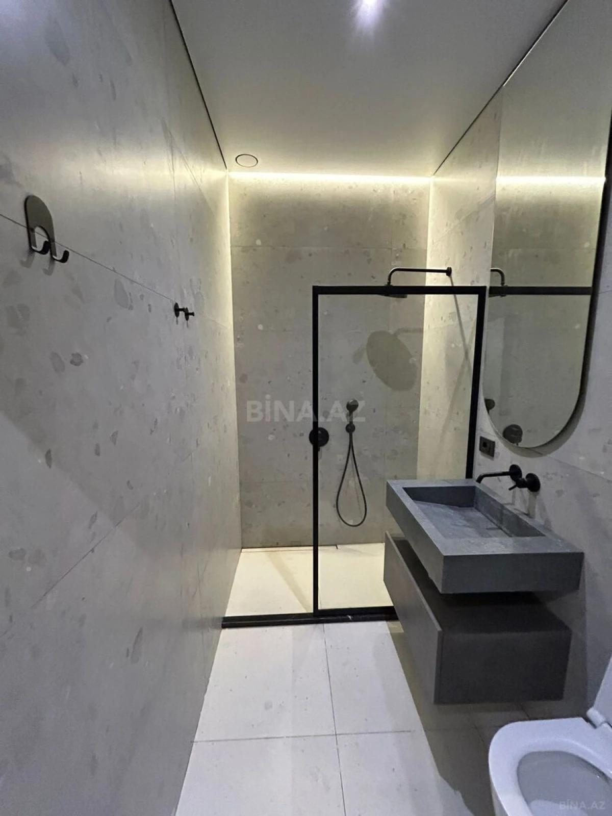 Satılır 1 otaqlı mənzil 57 m²