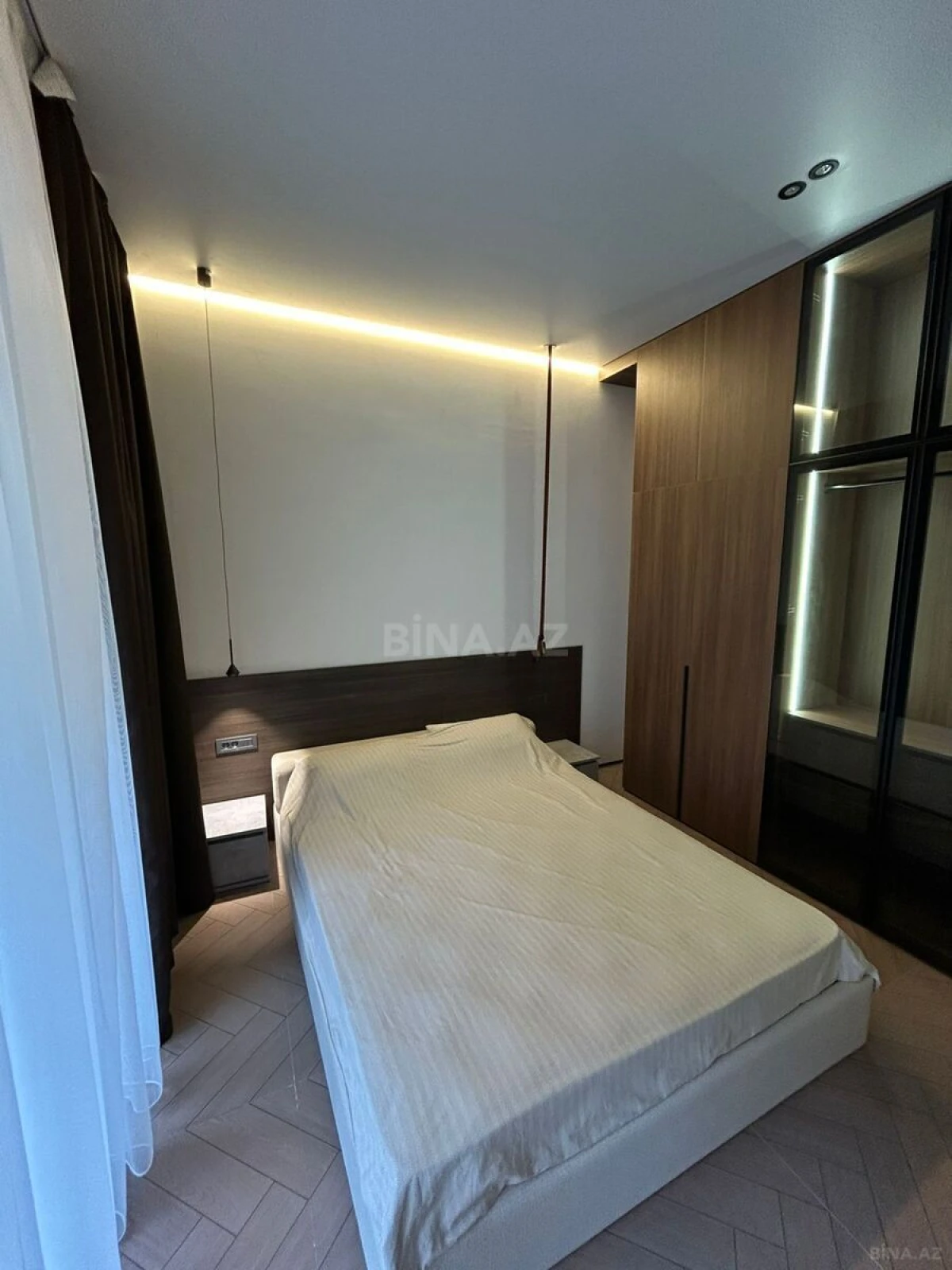 Satılır 1 otaqlı mənzil 57 m²