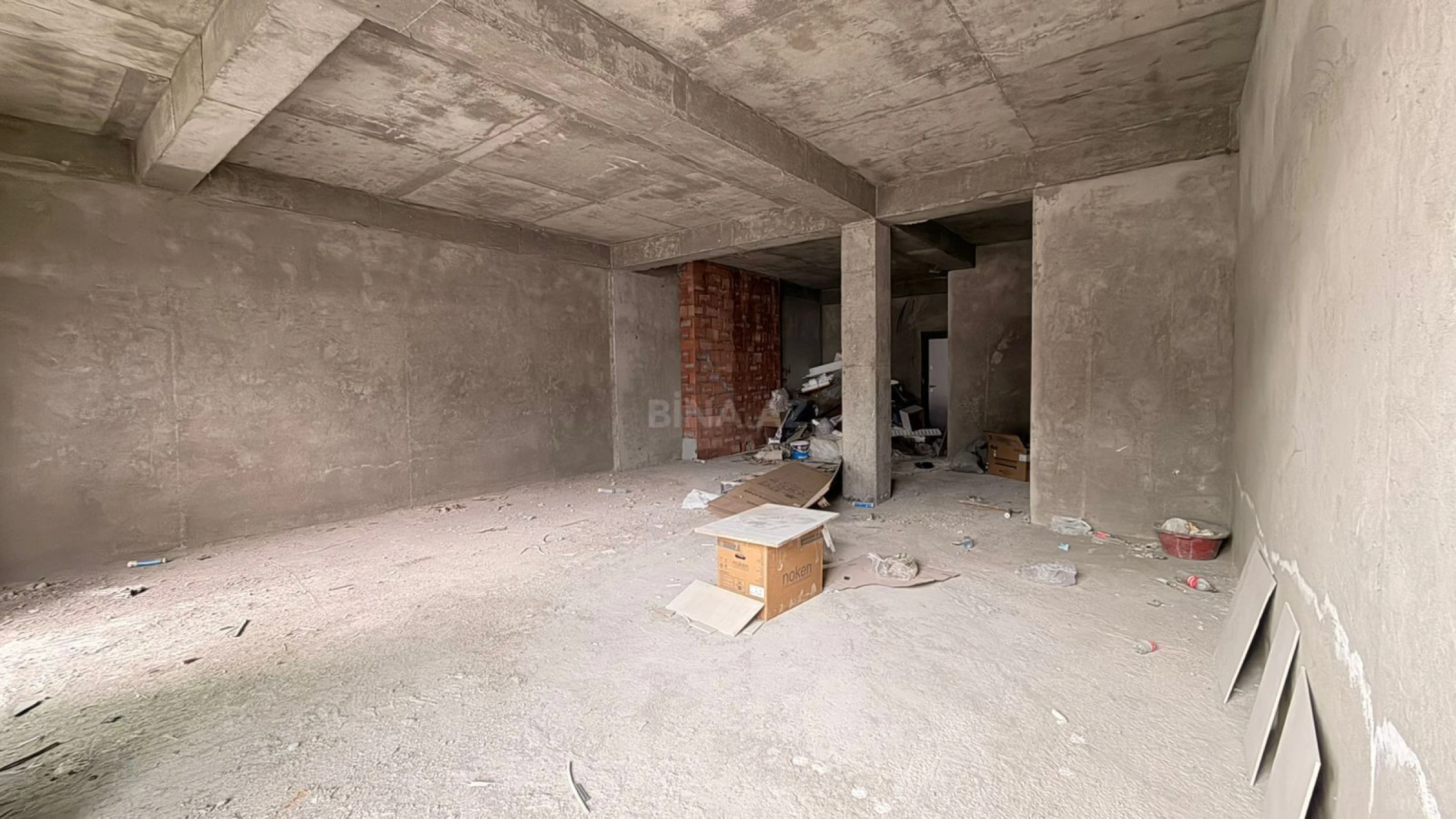 Satılır 2 otaqlı mənzil 92 m²