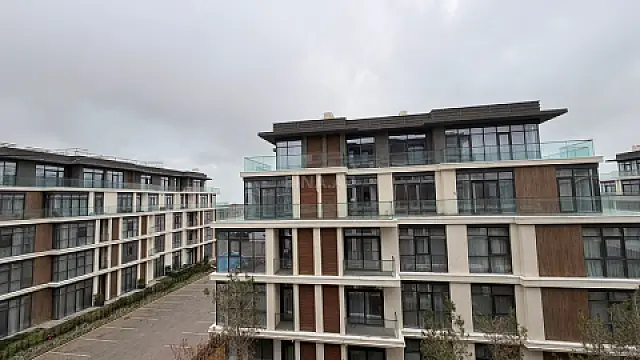 Satılır 2 otaqlı mənzil 92 m²