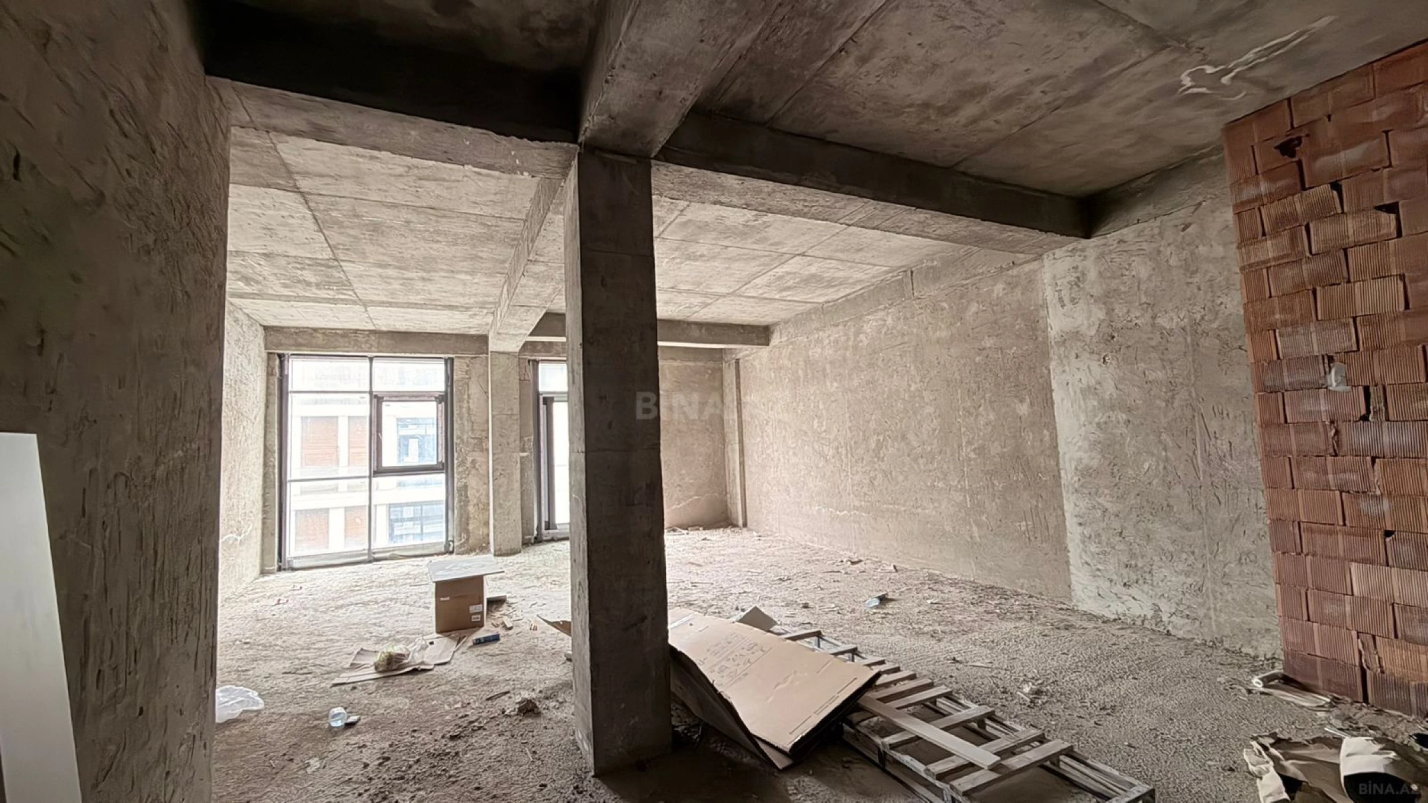 Satılır 2 otaqlı mənzil 92 m²