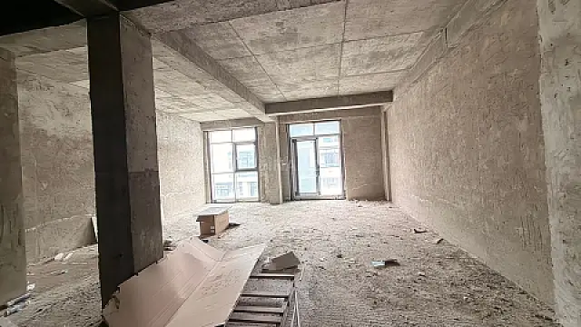 Satılır 2 otaqlı mənzil 92 m²