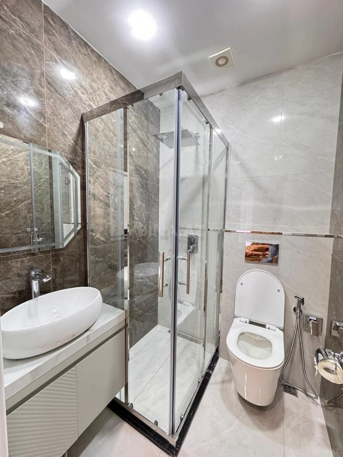 Kirayə verilir 3 otaqlı mənzil 100 m²