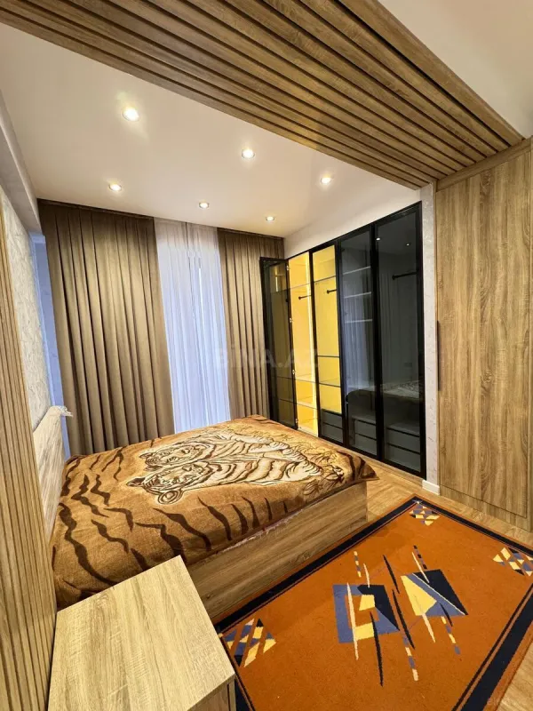 Kirayə verilir 3 otaqlı mənzil 100 m²