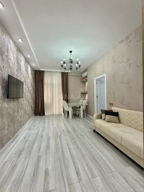 Satılır 2 otaqlı mənzil 61 m²