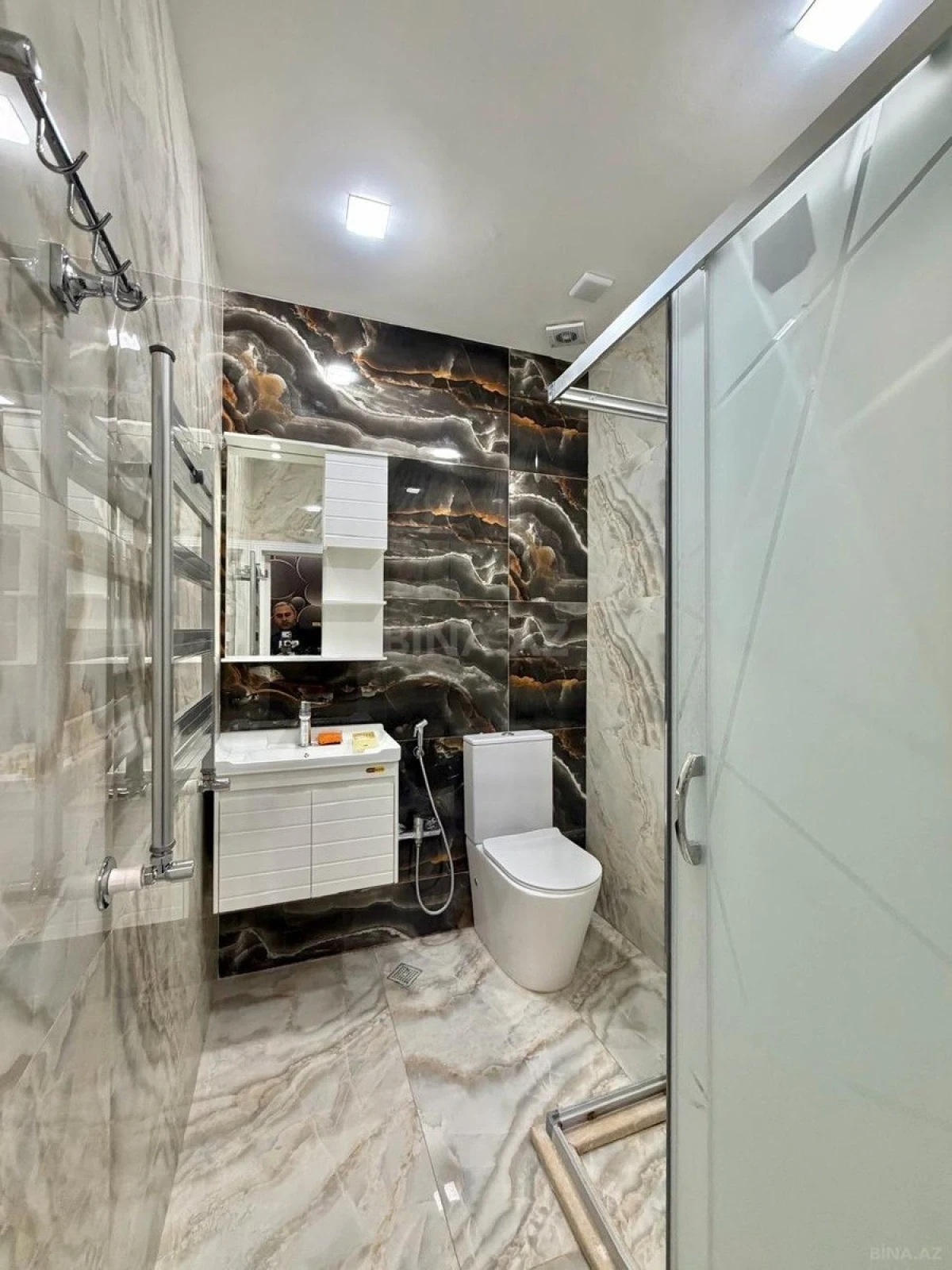 Satılır 2 otaqlı mənzil 61 m²