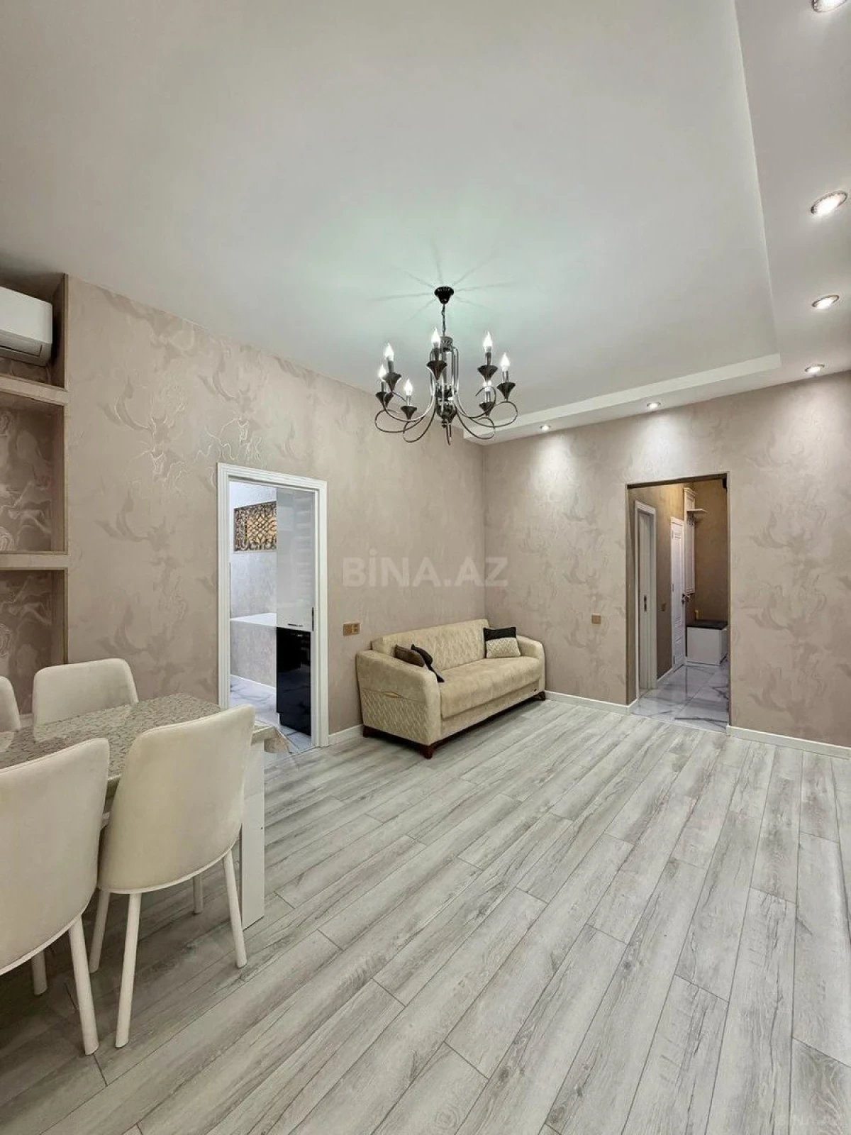 Satılır 2 otaqlı mənzil 61 m²