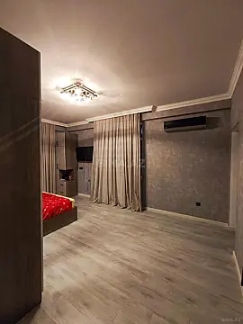 Satılır 3 otaqlı mənzil 150 m²