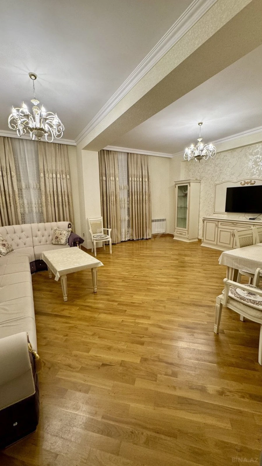 Kirayə verilir 3 otaqlı mənzil 134 m²