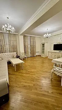 Kirayə verilir 3 otaqlı mənzil 134 m²