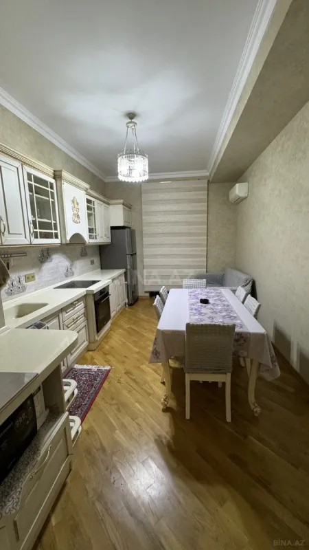 Kirayə verilir 3 otaqlı mənzil 134 m²