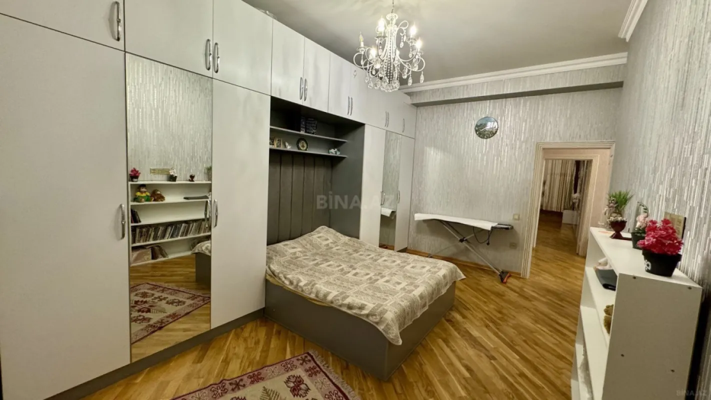 Kirayə verilir 3 otaqlı mənzil 134 m²