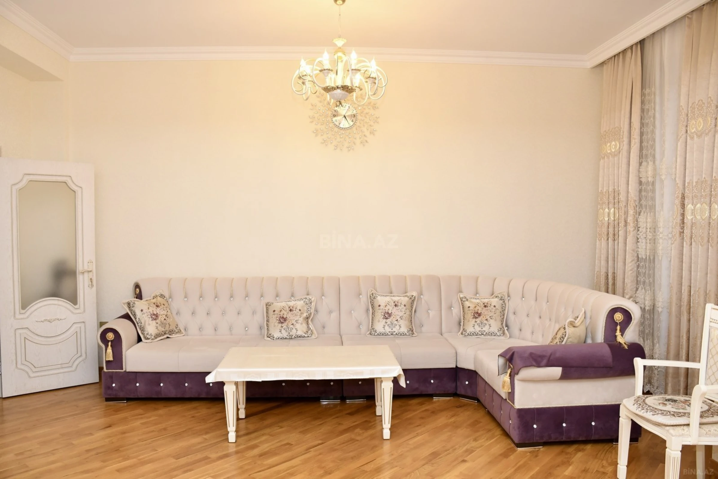 Kirayə verilir 3 otaqlı mənzil 134 m²